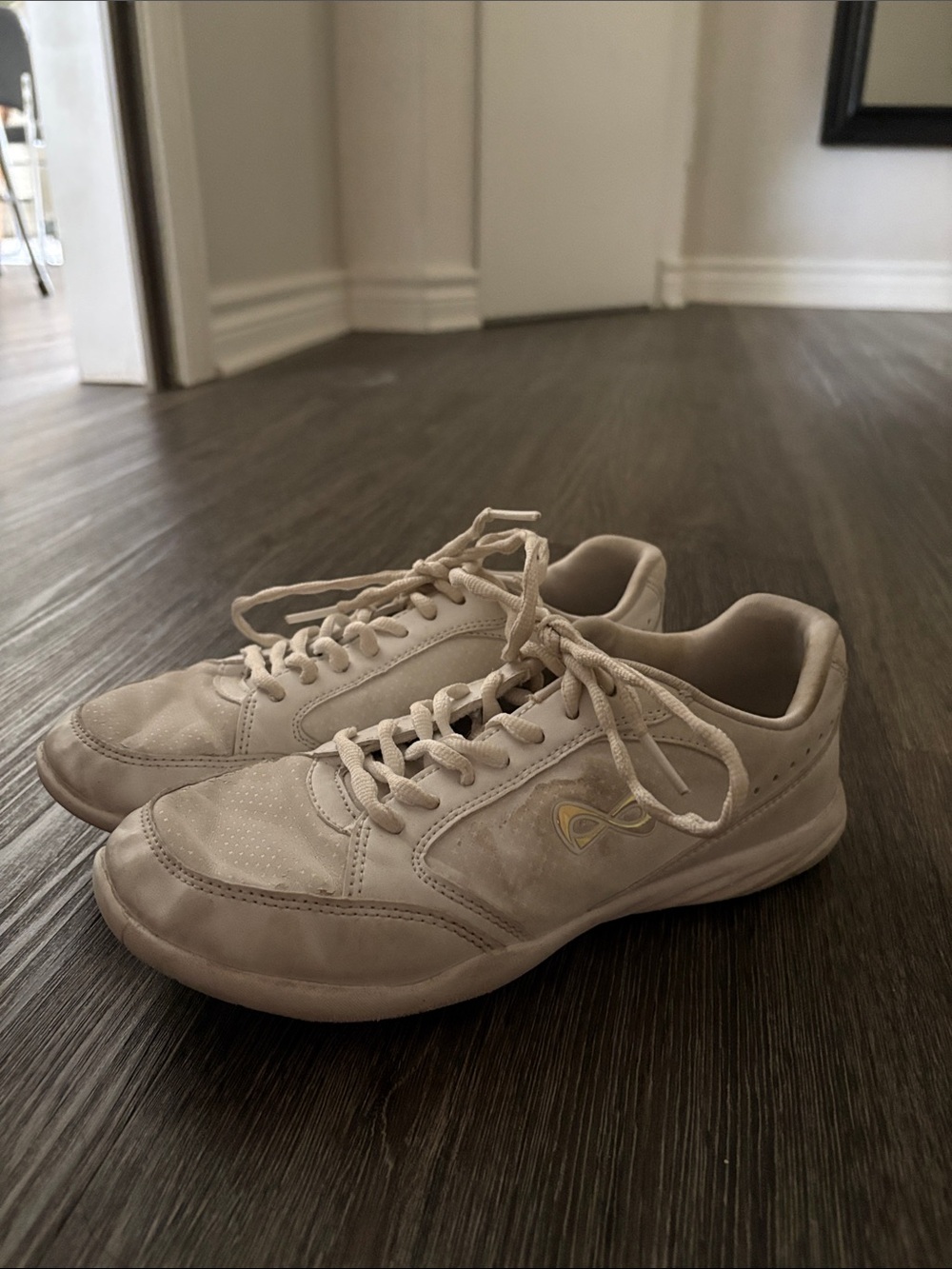 Girls Infinity Cheer Shoes! - Size 6.5